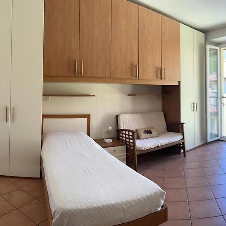 Lecco Only Females Guest House Exterior photo