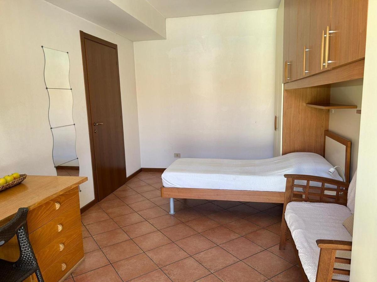 Lecco Only Females Guest House Exterior photo